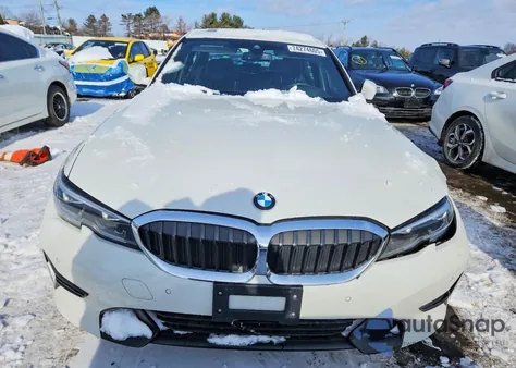 2021 BMW 330Xi z USA, uszkodzony, nr VIN 3MW5R7J09M8B95723